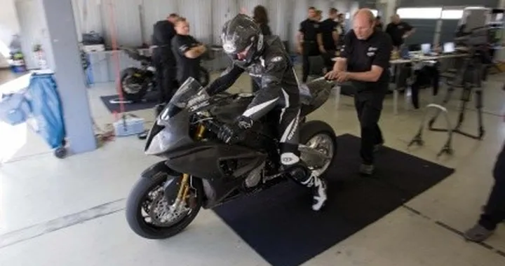 SBK: Test positivi per la BMW S 1000 RR