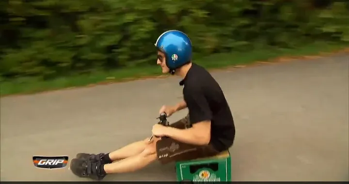 Una specie di minimoto travestita da cassa di birra [Video]