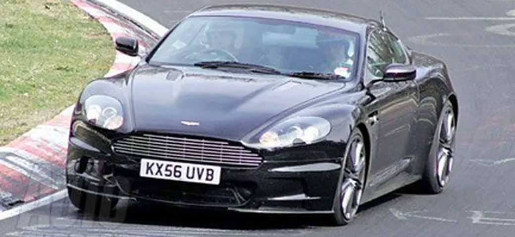 Foto spia: Aston Martin DBS al Nurburgring