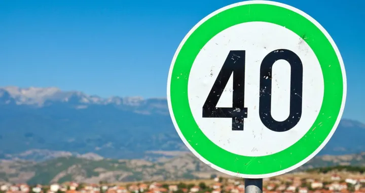 Sulle strade arrivano i cartelli dal bordo verde: cosa significano