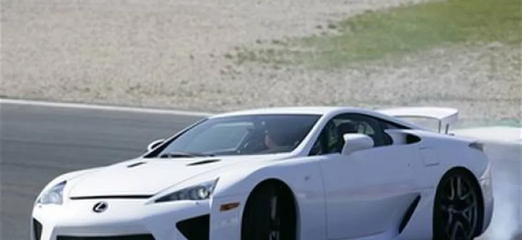 Video: Autocar prova la nuova Lexus LFA al Nurburgring