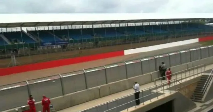 Valentino Rossi in pista a Silverstone con la 1198 /video