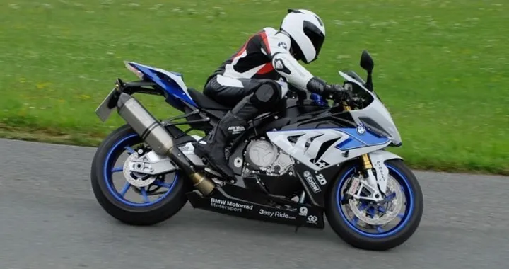 BMW Motorrad: sistema ABS Pro utile in curva per HP4
