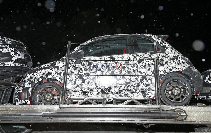 Abarth 500: foto spia del facelift