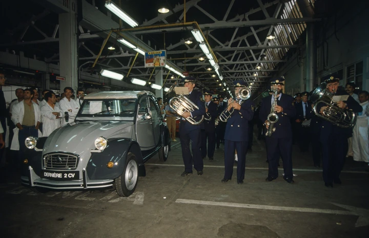 Citroen 2CV: trent'anni fa l'uscita di scena