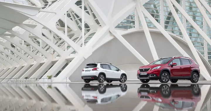Peugeot 2008: il cambio automatico EAT6 per il motore diesel