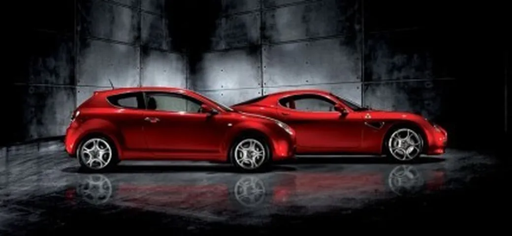 Alfa Romeo Mi.to: nuove immagini insieme alla 8C