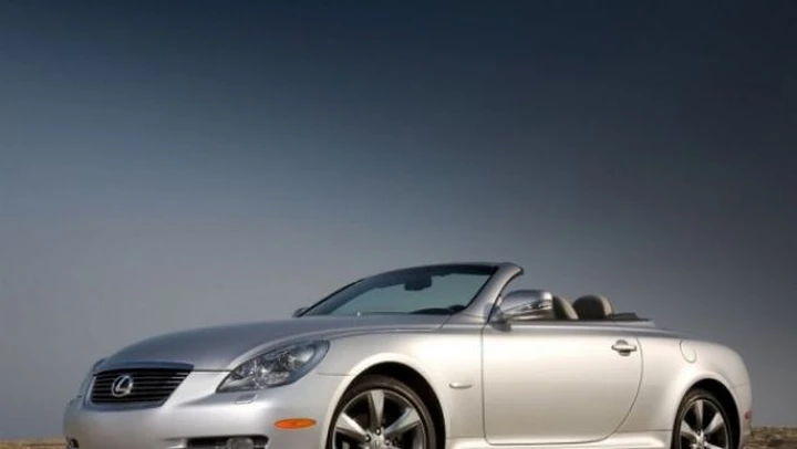 Lexus: termina la produzione della SC430