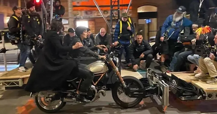 Matrix 4, la protagonista su due ruote è una Ducati Scrambler