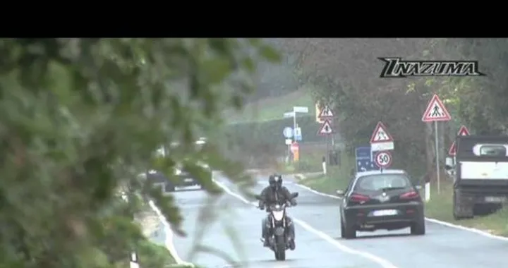Video Suzuki Inazuma 250