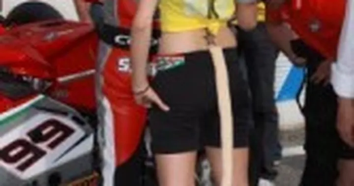 Foto del giorno: donne con la coda...