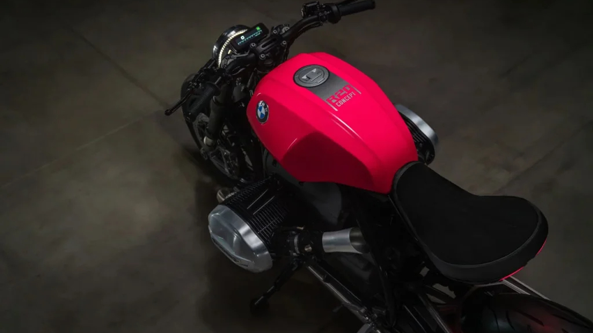 Nuova BMW R20, maxi cruiser boxer dal look radicale - Motoblog