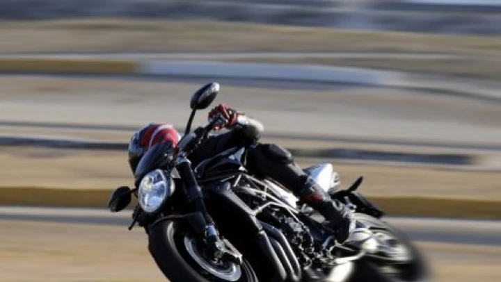 MV Agusta Brutale 2010: dettagli e foto ufficiali