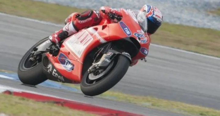 MotoGP: Stoner secondo, Hayden terzo. Ducati "finalmente" al vertice con entrambi i piloti.