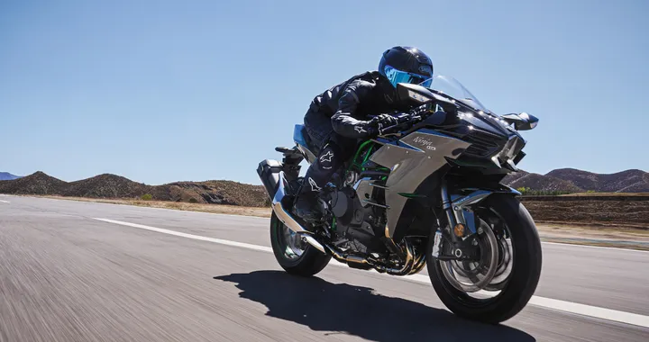 Kawasaki Ninja H2 2027: altro che pensione, la hypersportiva diventa ancora più estrema