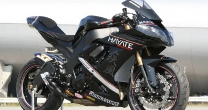 Kawasaki ZX10R Hayate Replica