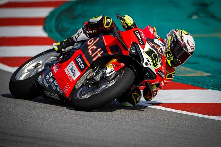 SBK Catalunya: Bautista firma la tripletta in Gara-2