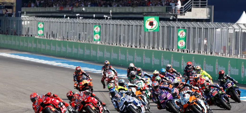 Ducati inarrestabile: tripletta in Thailandia con Marc Márquez al comando