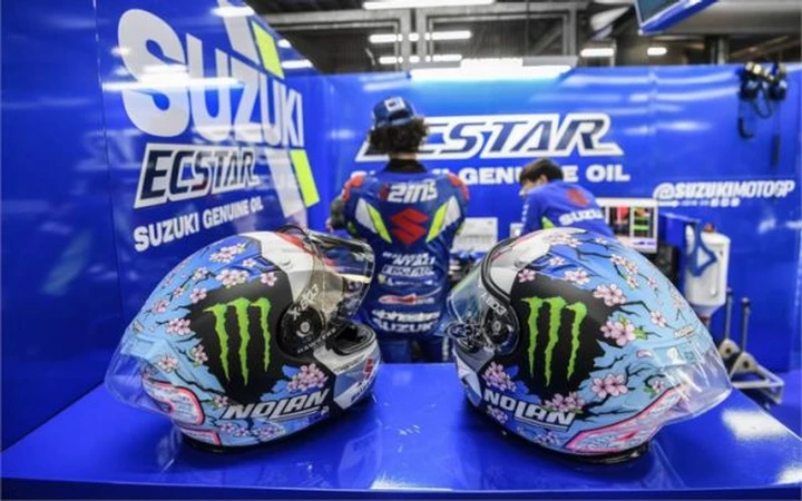 Gran Premio del Giappone: Alex Rins scende in pista con un casco celebrativo