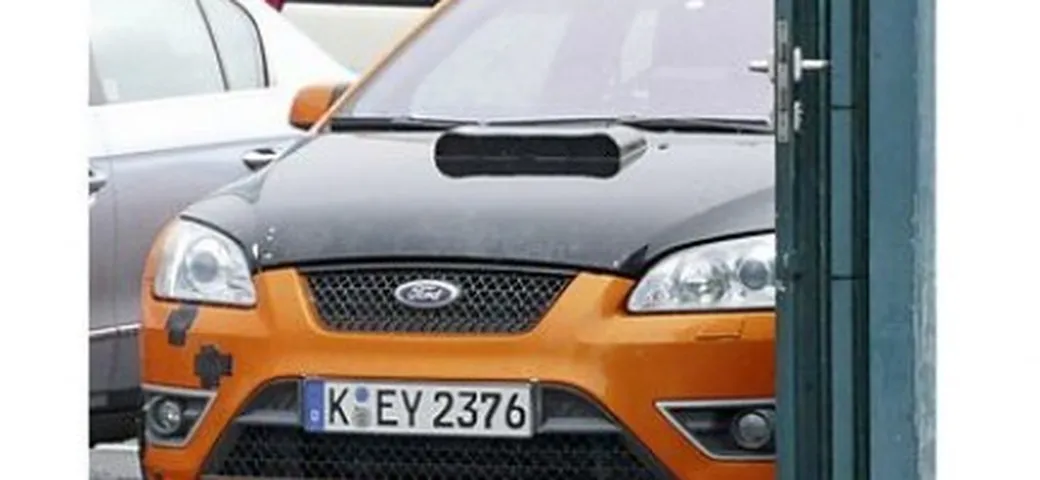 Foto spia: Ford Focus RS
