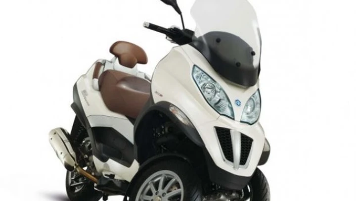 Piaggio MP3 Touring 2011