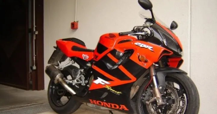 Foto del giorno: Honda CBR600FS con 101000 km