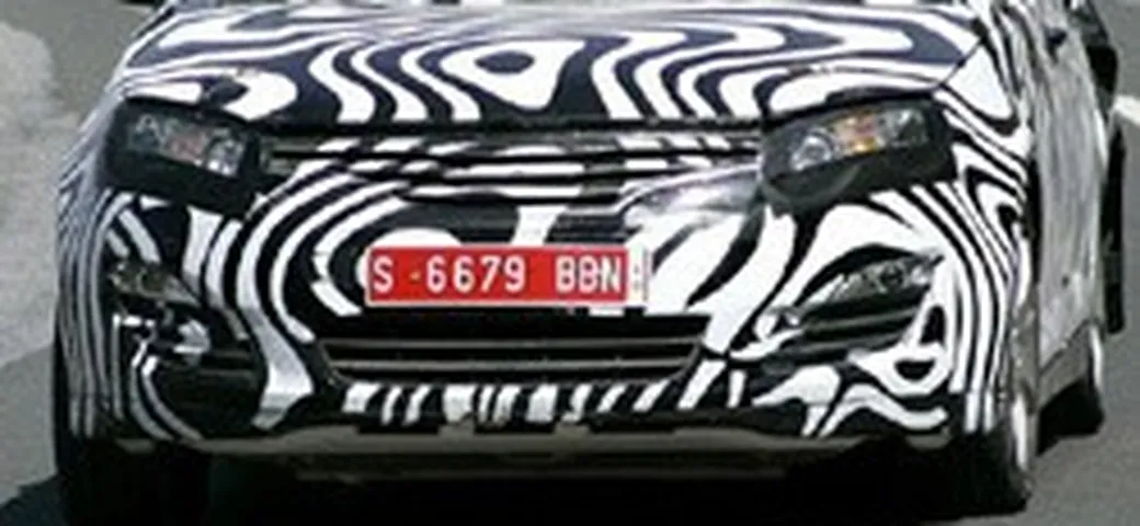 Roewe 450: foto-spia del frontale