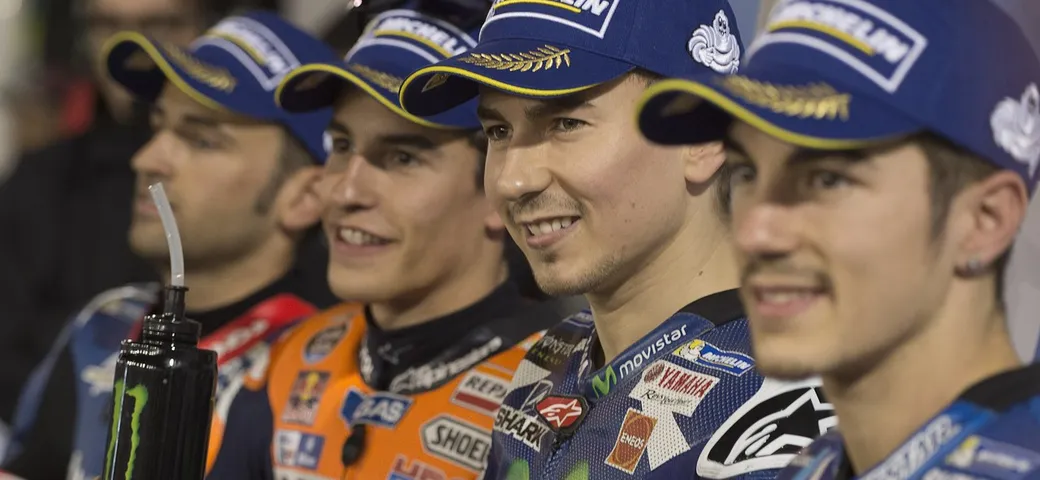 MotoGP Qatar 2016: pole a Lorenzo su Marquez; Rossi e Ducati 2a fila [Foto]