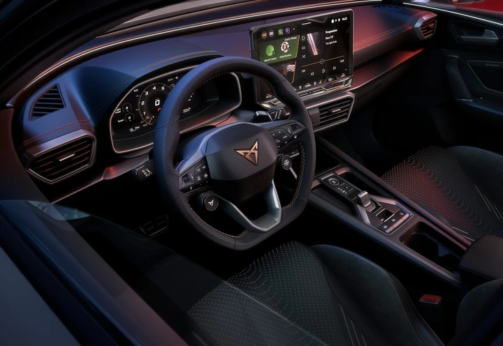 Cupra Leon 2024 interni