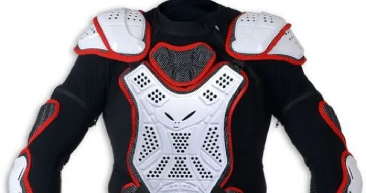 Ufo Plast: pettorina Pro-Ergo New e giacca MX-22