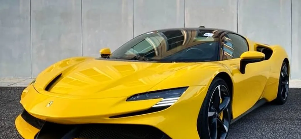 Ferrari SF90 Stradale: consegnato a Roma il primo esemplare