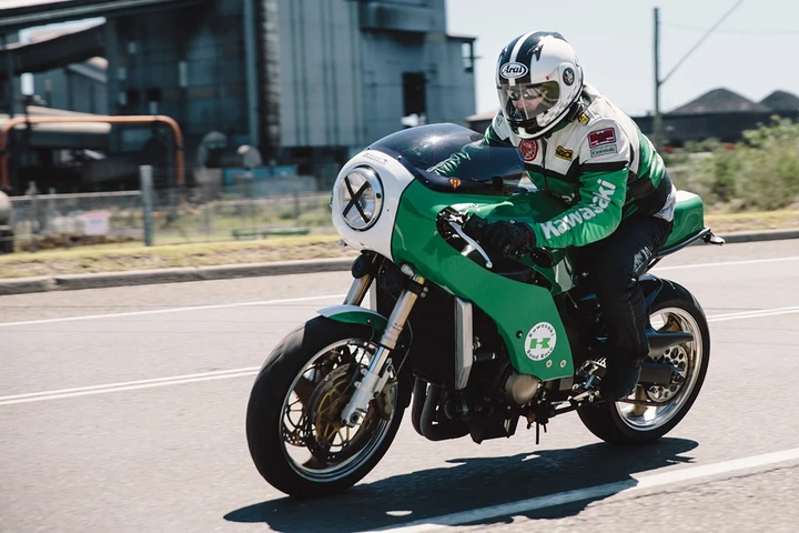 Kawasaki Ninja ZX-12R Retro Racer