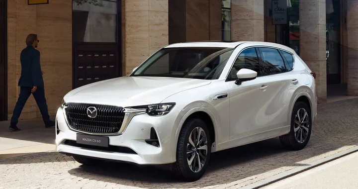 Mazda CX-60 e-PHEV: dimensioni, interni, motore ibrido plug-in, prezzi