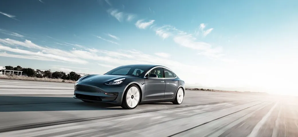 Elettriche e ibride plug-in: negli USA il 20% dei clienti ritorna alle auto termiche