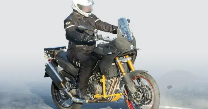 Aprilia Tuareg 660: nuove foto dell'endurona di Noale