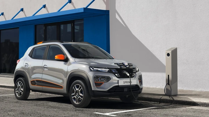 Dacia Spring: dimensioni, allestimenti, prezzi