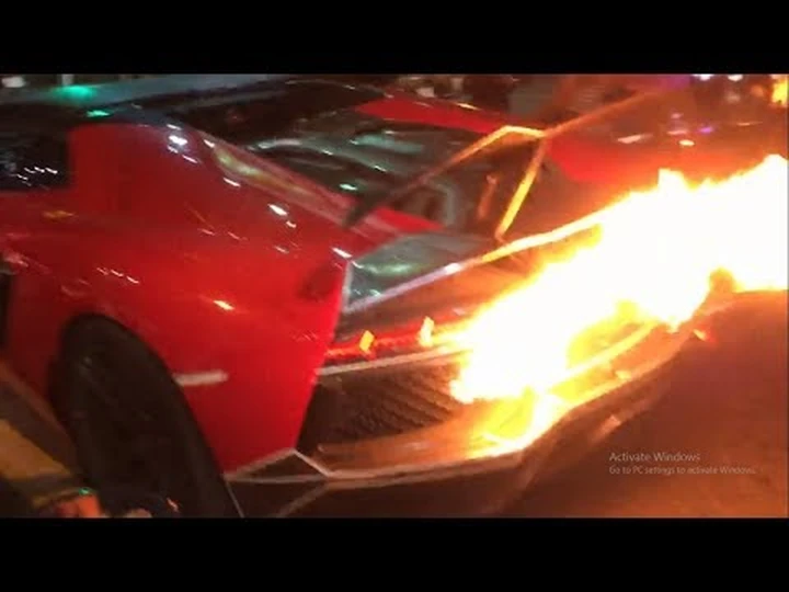 Lamborghini Aventador elaborata va a fuoco in Vietnam [Video]