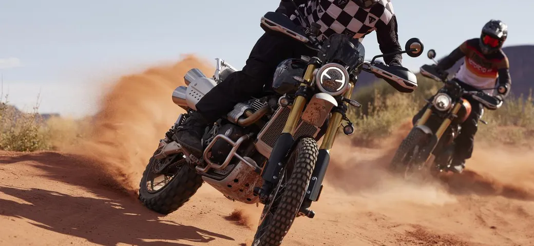 Triumph Scrambler 1200 2024: la gamma si rinnova con i modelli X ed XE [FOTO]