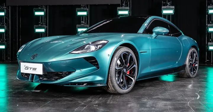 MG Cyberster: la prima spider elettrica debutterà in Italia