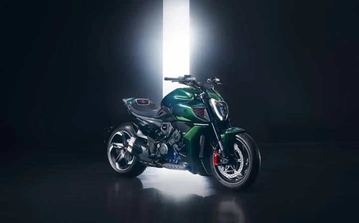 Ducati Daviel for Bentley