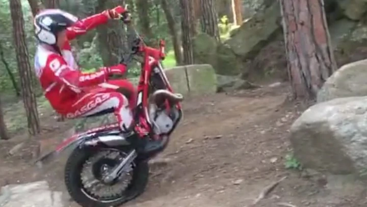 In azione con una mono-Trial [Video]
