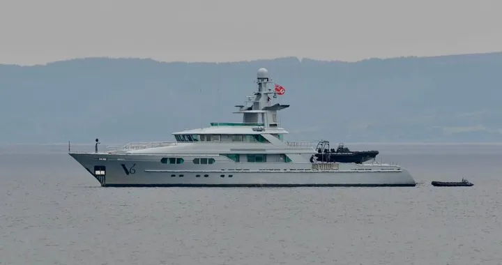 Lo yacht da esplorazione con eliporto e 20.000 km di autonomia