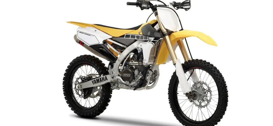 Yamaha YZ250F 2016: foto e dettagli