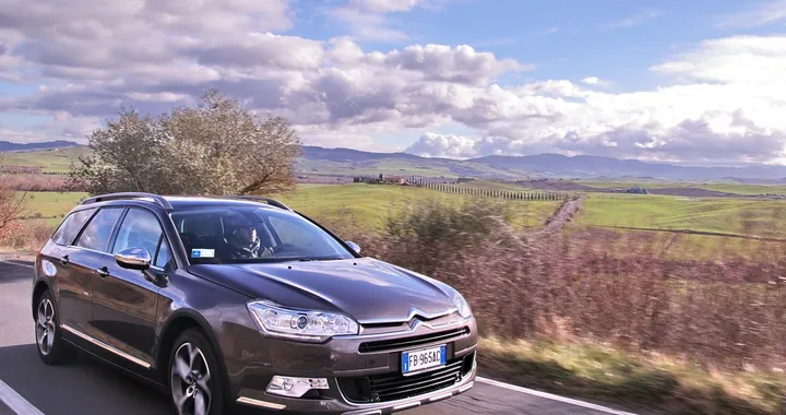 Citroen C5 Tourer: il video e la tecnologia Hydractive III+
