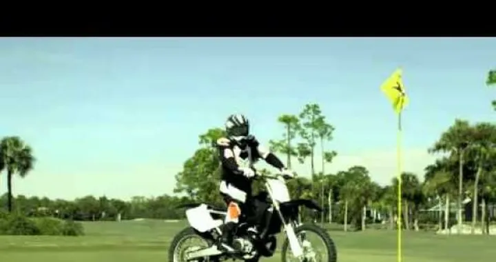 Appassionati di Motocross e Golf? Mettete insieme le due cose...