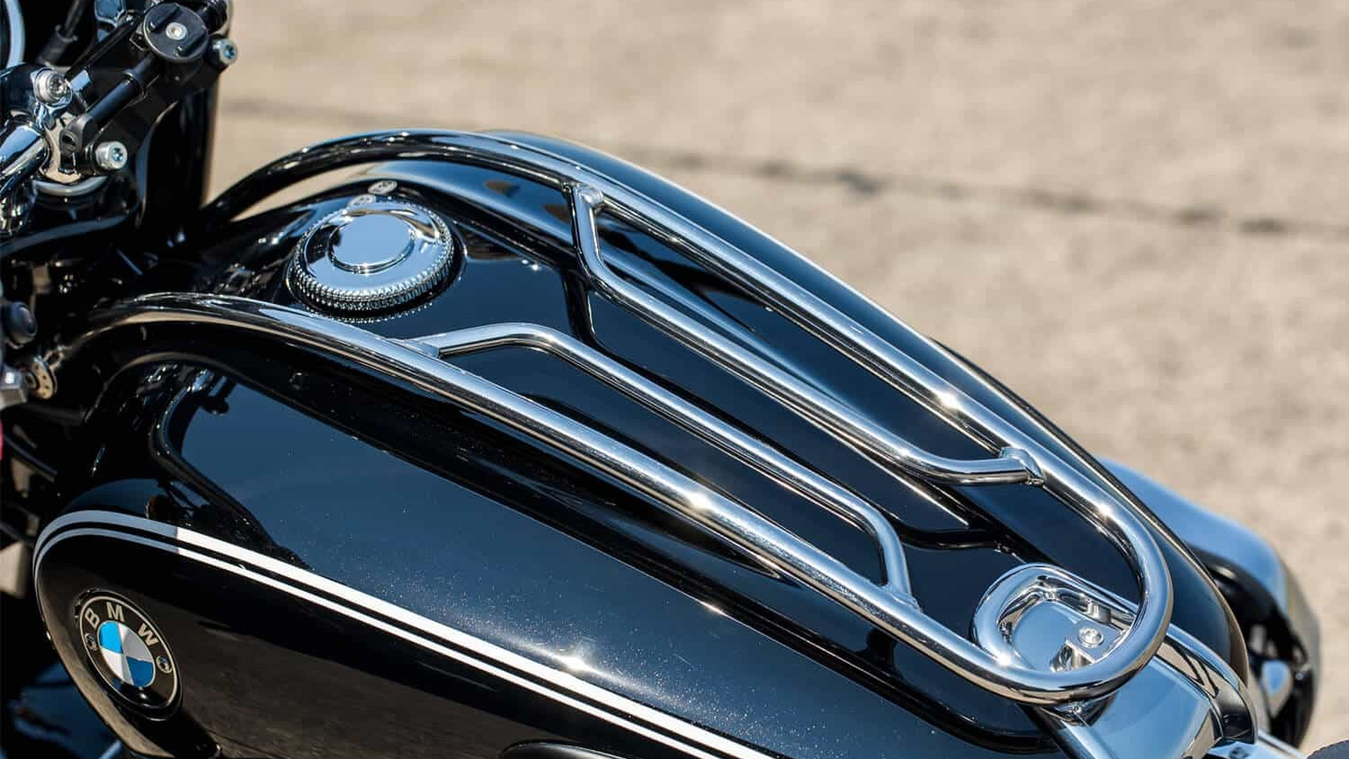 Wunderlich: ecco il Tank Rack e il cupolino Cruise per la BMW R 18 ...