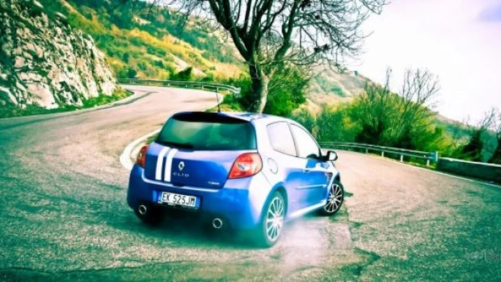 Renault Clio 2.0 RS Gordini: il video test in pista e la prova al banco potenza