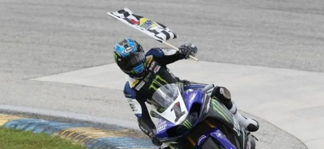 AMA Superbike: Josh Hayes campione 2012 con la Yamaha R1
