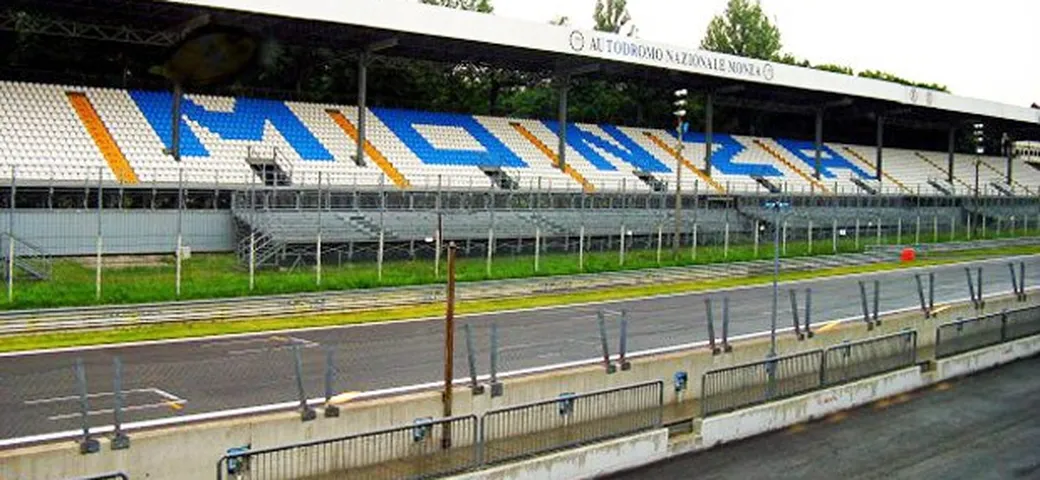 Monza: vandali in pista con i picconi