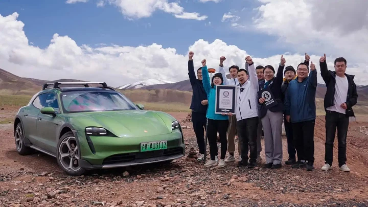 Porsche Taycan Cross Turismo stabilisce il nuovo record di altitudine per EV
